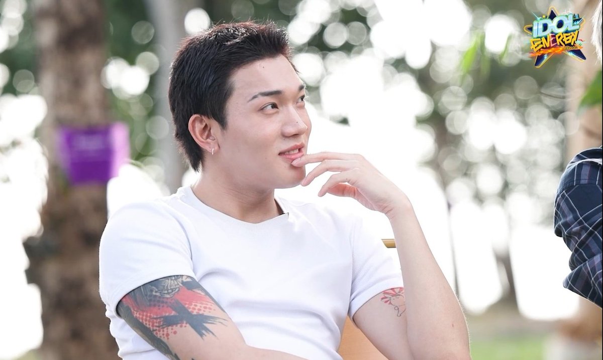 ชีวิตน้อง ENGY ก็เหมือนพี่กฤติน เท่ก็เท่ หล่อก็หล่อ แถมมีอารมณ์ขัน 

กฟผ. ก็อนุญาตให้มีแฟน แต่ไม่ทันได้บอก อกหักซะก่อน......💔(😎) 

#IDOLENERGYep7
#PERSES_TH #KRITTIN_PERSES