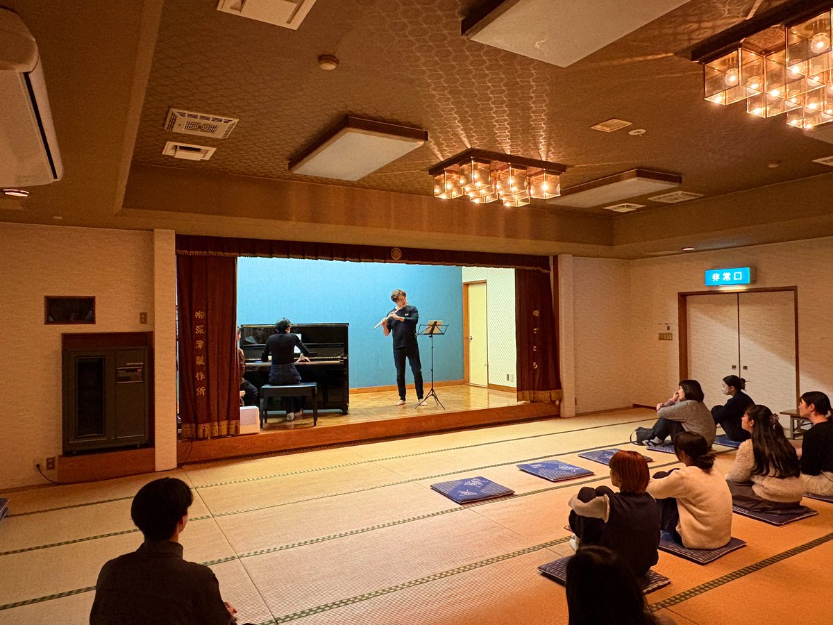 bokunatsu2017's tweet photo. ❄️ぼくふゆ2025 1期スタート❄️
合宿1期が始まりました！
1期は
🪈上野星矢先生
🪈菅野力先生
🎹寺嶋千紘先生
をお迎えして早速レッスンが13:30-21:30まで行われました🔥
22:30から1時間ほどの講師演奏会は1日の締めくくりとして華やかに彩ってくださいました💐
5日間濃密な日々を過ごしましょう！ https://t.co/tLAeos67ax