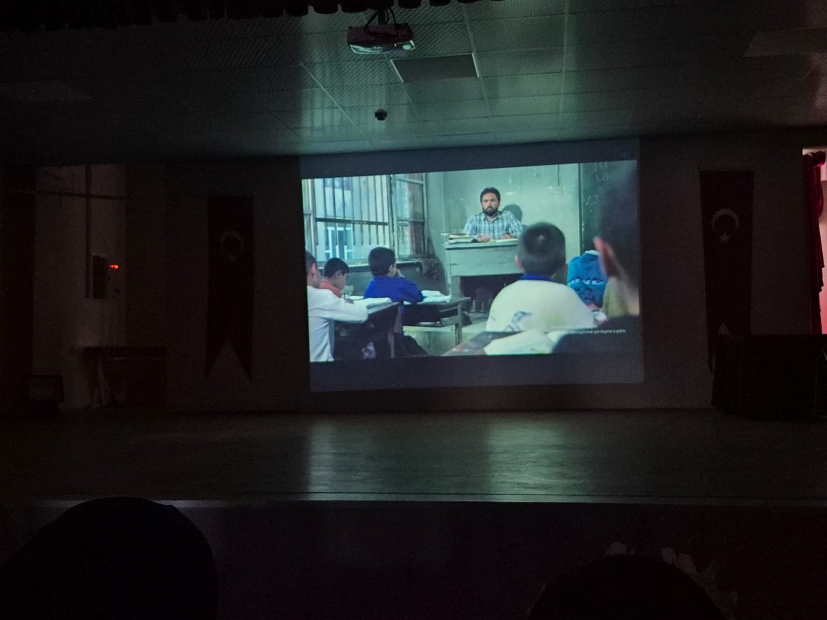 Okulumuzda değerler eğitimi kapsamında öğrencilerimize “Cennetin Çocukları” adlı film izletildi.
Emeği geçen öğretmenlerimize ve katılım sağlayan öğrencilerimize teşekkür ederiz.
#DeğerlerEğitimi
<a href="/Erzurum_Mem/">Erzurum İl Millî Eğitim Müdürlüğü</a> <a href="/ekicis20/">Süleyman EKİCİ</a> <a href="/askalemem25/">Aşkale İlçe Millî Eğitim Müdürlüğü</a> <a href="/K_Karali25/">Kahraman KARALI</a>
