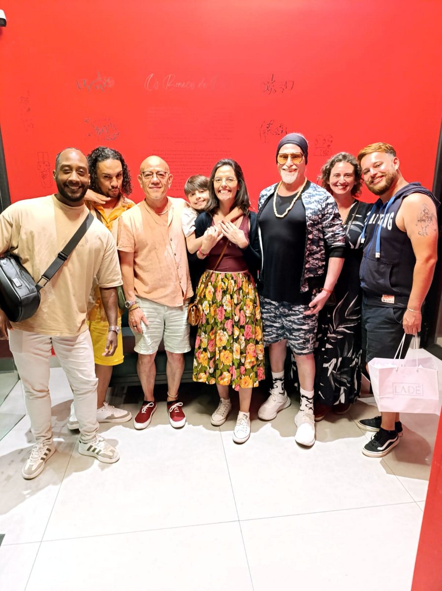 Kaka_Laux's tweet image. Blood doesn't family make: family are those with whom you share your good, bad, and ugly, and still love one another in the end ✊🏿✊🏾✊🏽✊🏼✊🏻🏹🏳️‍🌈🏳‍⚧
#FridaysForFuture🕊
#GreenNewDeal🌐🌳🍃♻
#FaceTheClimateEmergency🔥⛈️🌞
#BrasilSoberano🇧🇷❗️
#CongressoInimigoDoPovo❌🚫