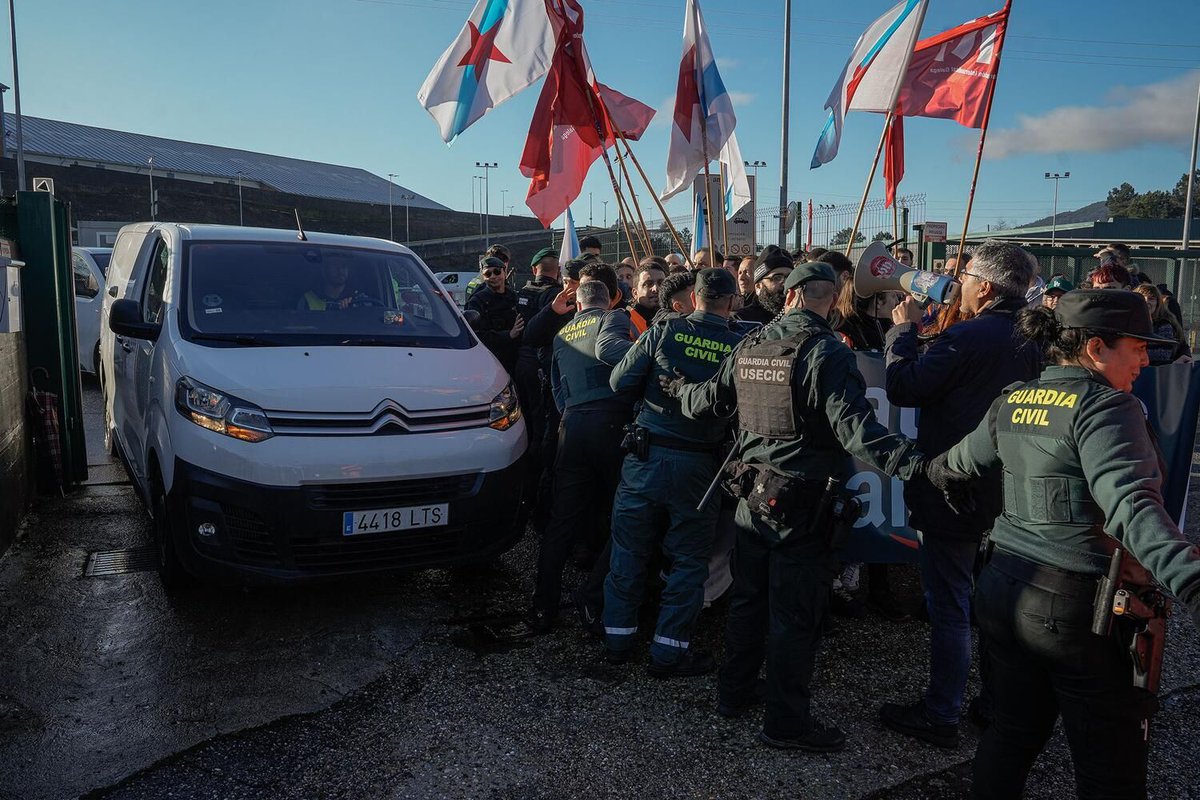 O PCG manifesta o seu apoio total ás traballadoras e traballadores do centro loxístico de Amazon no Porriño, que o pasado 23 de decembro levaron a cabo unha xornada de folga para defender unhas condicións laborais dignas.

Comunicado: pcgalicia.org/o-porrino-apoi…