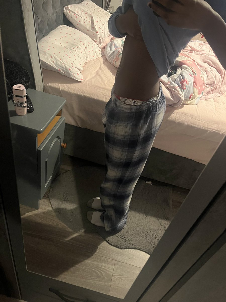 MySpace_Crafts0's tweet photo. After christmas body check😕 #edtwt #bodychecktwt https://t.co/ReGtBnMXxM