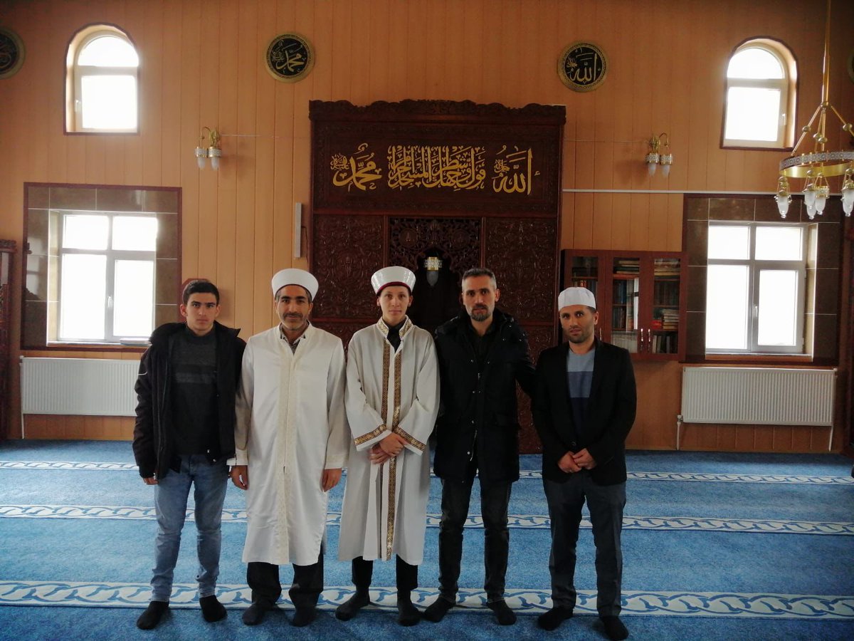 Öğrencilerimiz, ‘Camide Mihrap ve Minberde Gençler Var’ projesi kapsamında 26 Aralık Cuma günü camilerimizde imam-hatiplik ve müezzinlik yaptı. Emeği geçen herkese teşekkür ederiz. 
<a href="/tcmeb/">Millî Eğitim Bakanlığı</a> <a href="/Erzurum_Mem/">Erzurum İl Millî Eğitim Müdürlüğü</a> <a href="/erzurummuftuluk/">Erzurum Müftülüğü</a> <a href="/ekicis20/">Süleyman EKİCİ</a> <a href="/askalemem25/">Aşkale İlçe Millî Eğitim Müdürlüğü</a> <a href="/K_Karali25/">Kahraman KARALI</a>
