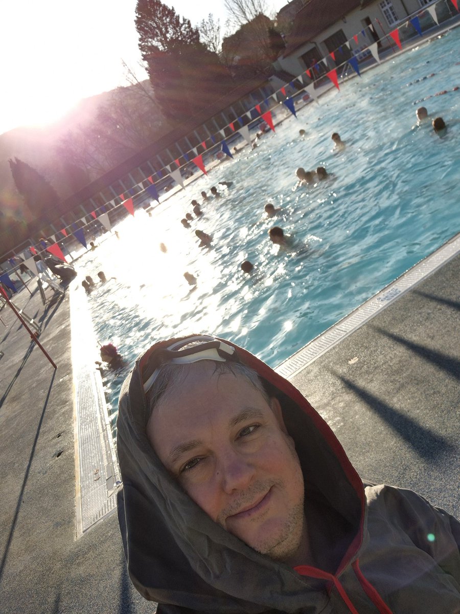 RyanGracey's tweet photo. #YnysangharadPark #PontyLido #BoxingDay https://t.co/OrO9sUD13U