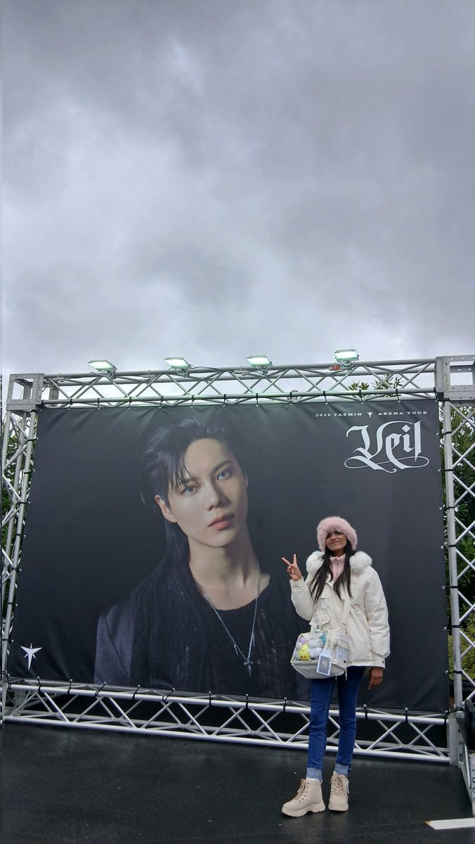 SandaliJayasur6's tweet photo. From my screen to the stage💎❤️
I waited. I believed. I was rewarded.
Taemin, thank you for this miracle🐣😘

#テミン #태민 #TAEMIN #SHINee
#2025TAEMINARENATOUR
#2025TAEMINARENATOUR_Veil https://t.co/RWOTqWAbjP