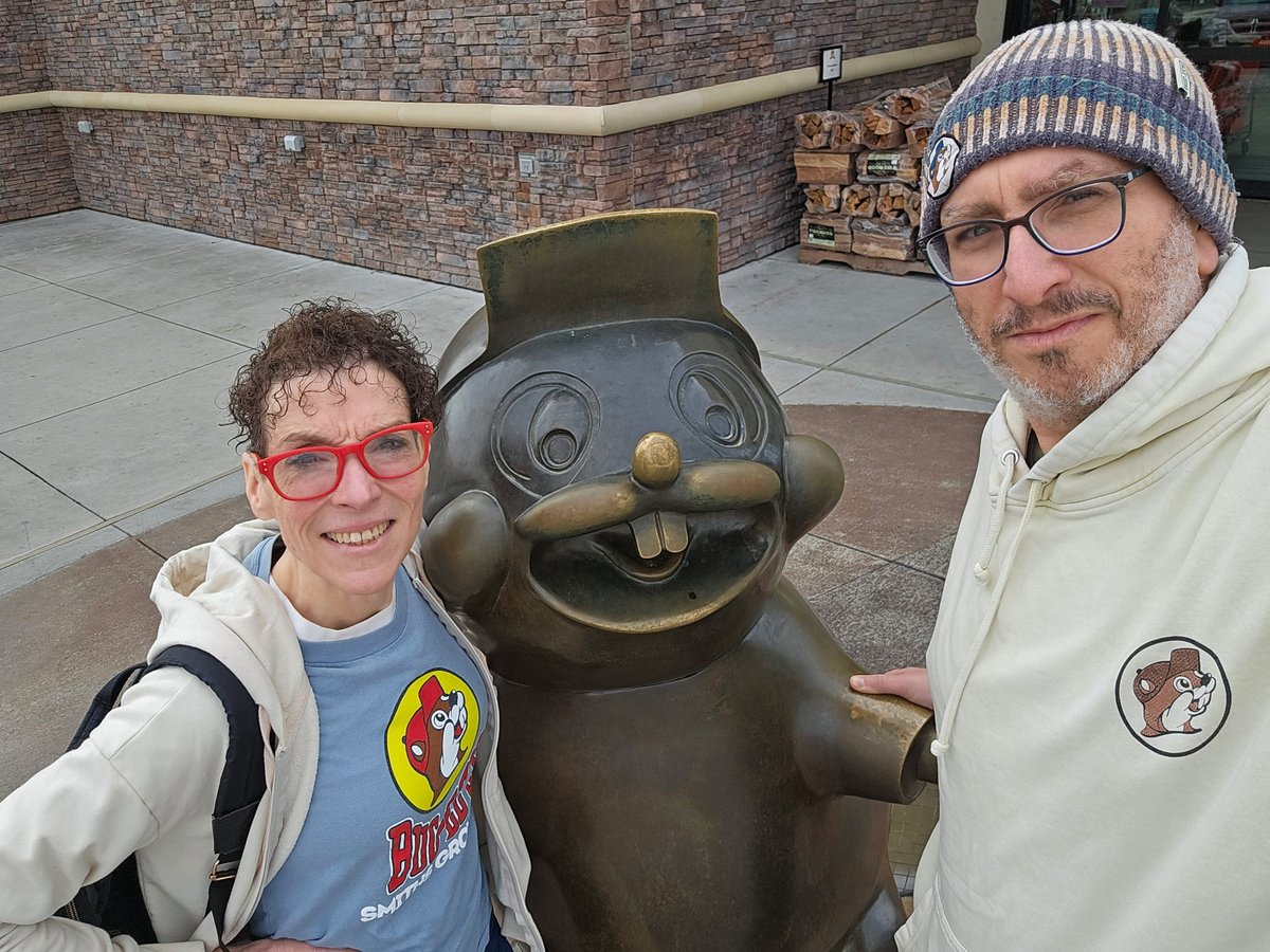 IraGSchwartz's tweet photo. Happy Boxing Day! We made it to Buc-ees in Florence So Carolina #bucees #roadTrip #schwartzontheroad #MerryChristmas #BoxingDay2025 https://t.co/J2YBFFPmLq