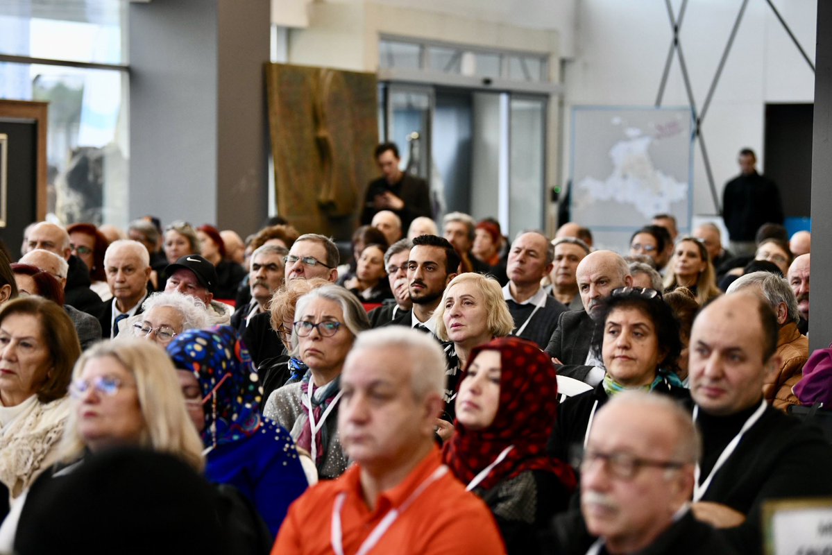 📌 Balıkesir Kent Konseyi Genel Kurul Toplantısına, Balıkesir Büyükşehir Belediye Başkanımız Ahmet Akın ile birlikte katıldık. Kent yaşamında katılımı, dayanışmayı ve ortak aklı güçlendiren bu buluşmada Balıkesir’imizin bugününü ve yarınını birlikte konuşmak açısından son derece