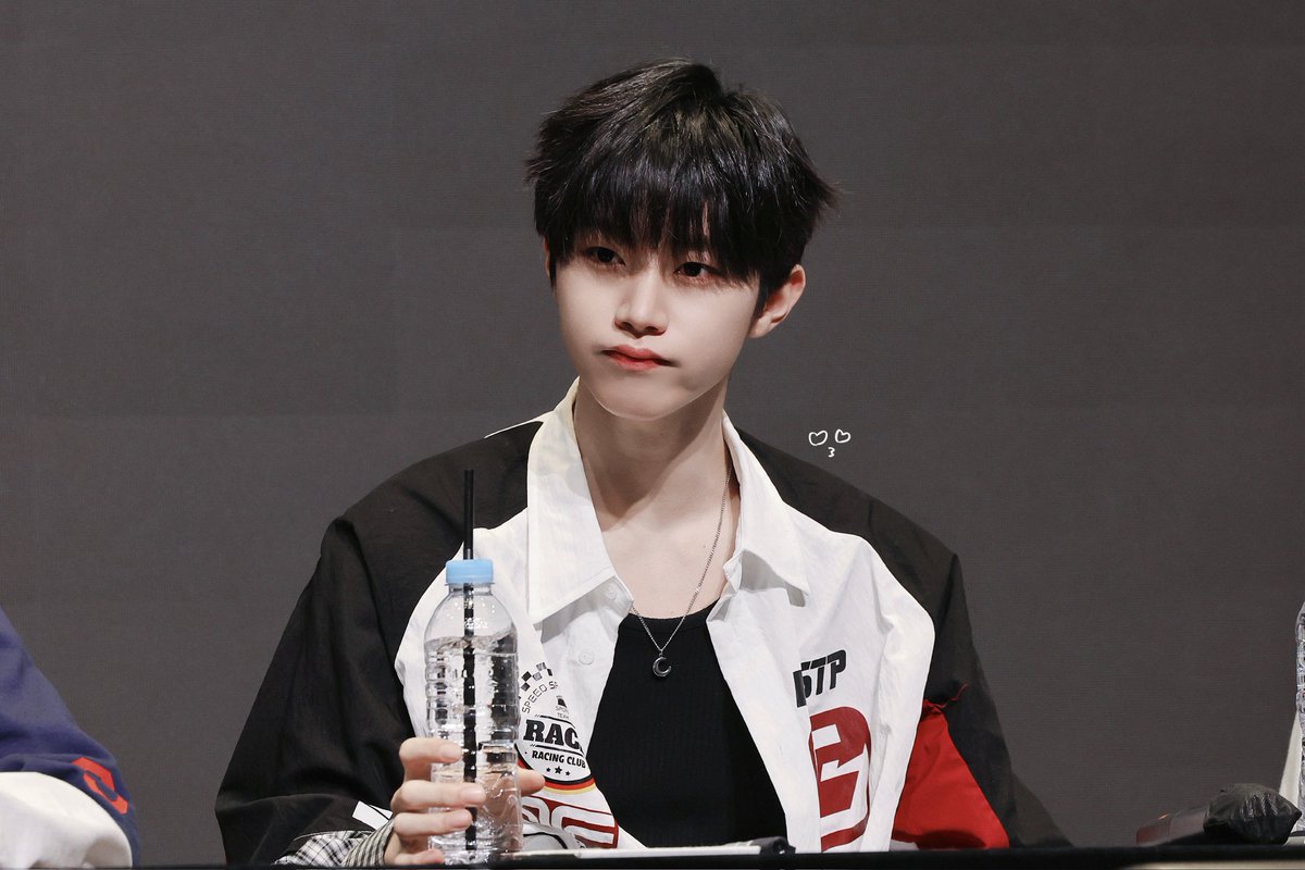 251226 애플뮤직

#싸이커스 #xikers #현우 #HYUNWOO