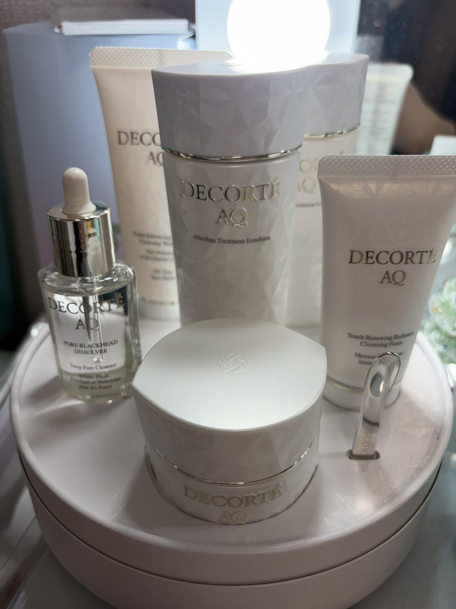 今日から使っちゃうんだから〜！ しかし美しい… #コスメデコルテ