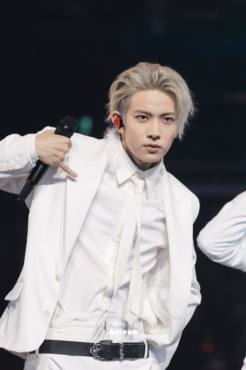 Arivan1015 tweet media