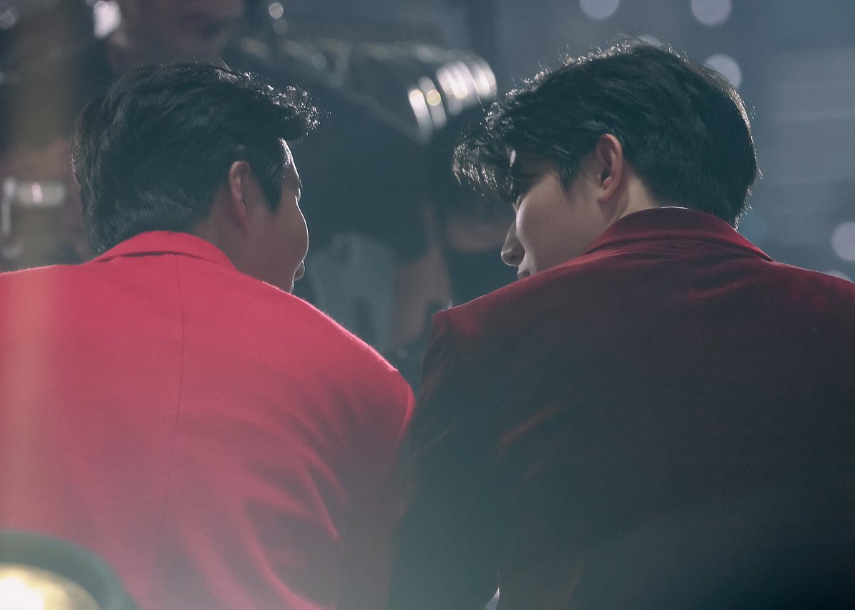 dop_pamin's tweet image. 두개의 뒷통수가 너무 사랑스러워서 손이달달떨리네
-
20251219
#도운 #영현 #day6