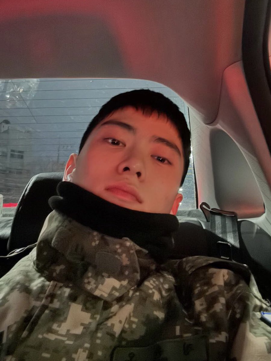 JAEWOOLOOKS's tweet image. today is 12/27, jaehyun will be back in 127 days