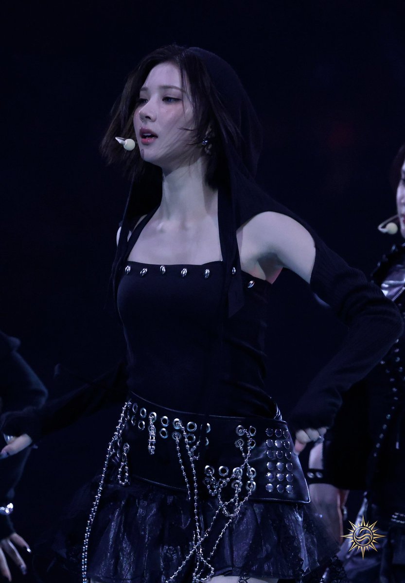 http__38's tweet image. 251225 가요대전
#하츠투하츠 #하츠투하츠지우 #최지우 #JIWOO