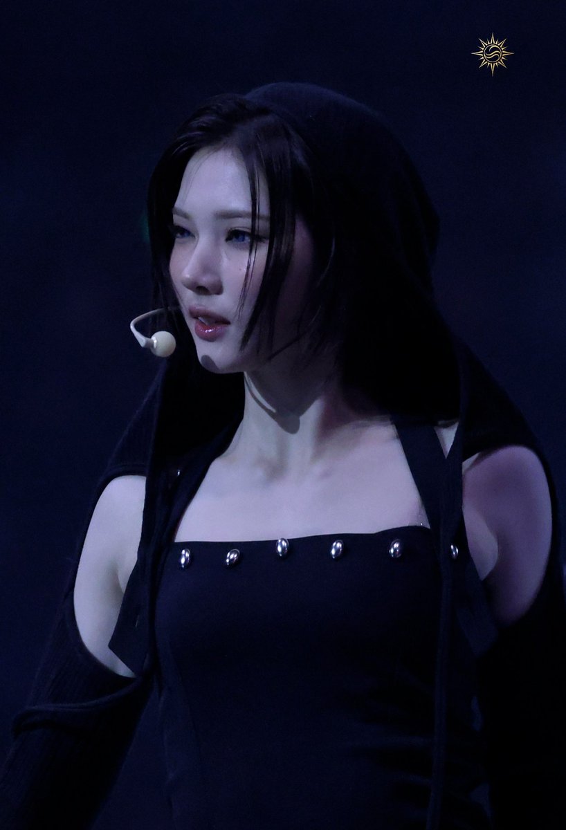 http__38's tweet image. 251225 가요대전
#하츠투하츠 #하츠투하츠지우 #최지우 #JIWOO