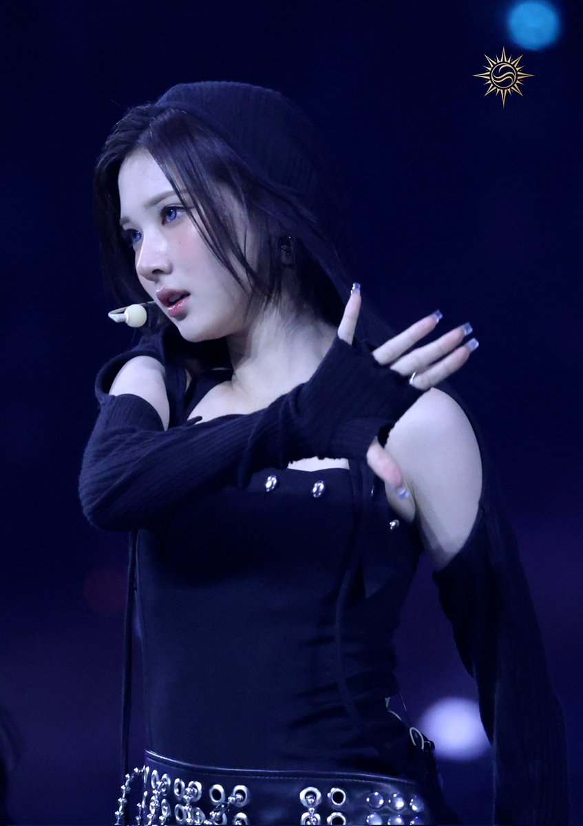 http__38's tweet image. 251225 가요대전
#하츠투하츠 #하츠투하츠지우 #최지우 #JIWOO