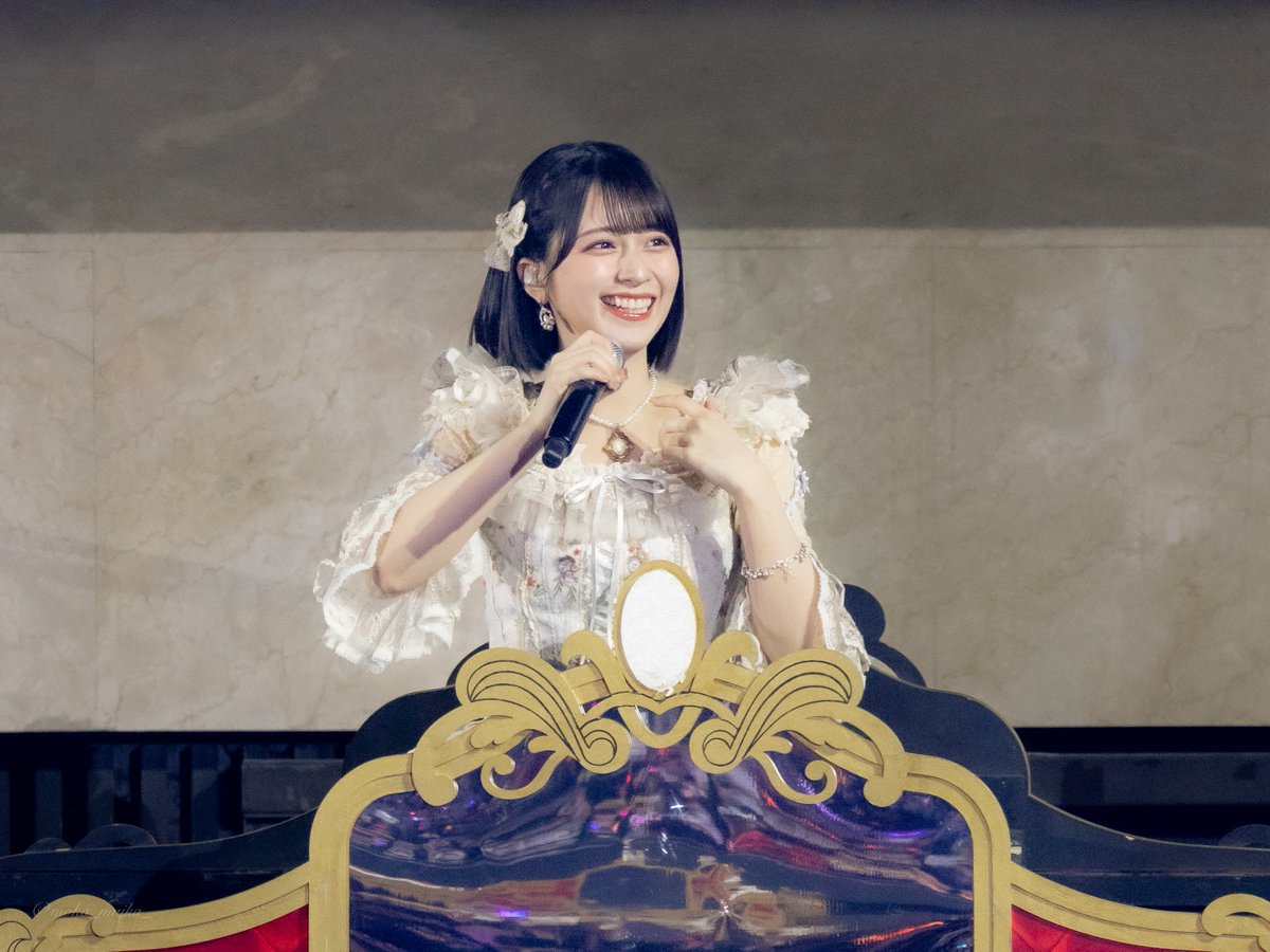 8周年ツアーを通してサインボールの上手な投げ方習得していった舞香 8周年ツアーを通してサインボールの上手な投げ方習得していった舞香