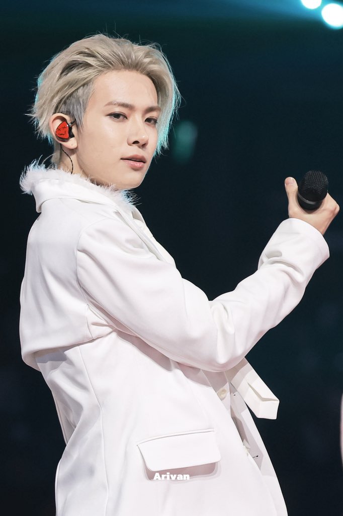 Arivan1015 tweet media