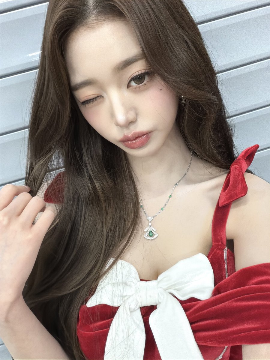 KPOPDOME's tweet photo. Merry Christmas 🎄🎄🎄
#IVE #아이브 #JANGWONYOUNG #장원영 https://t.co/HKFql7FPWl