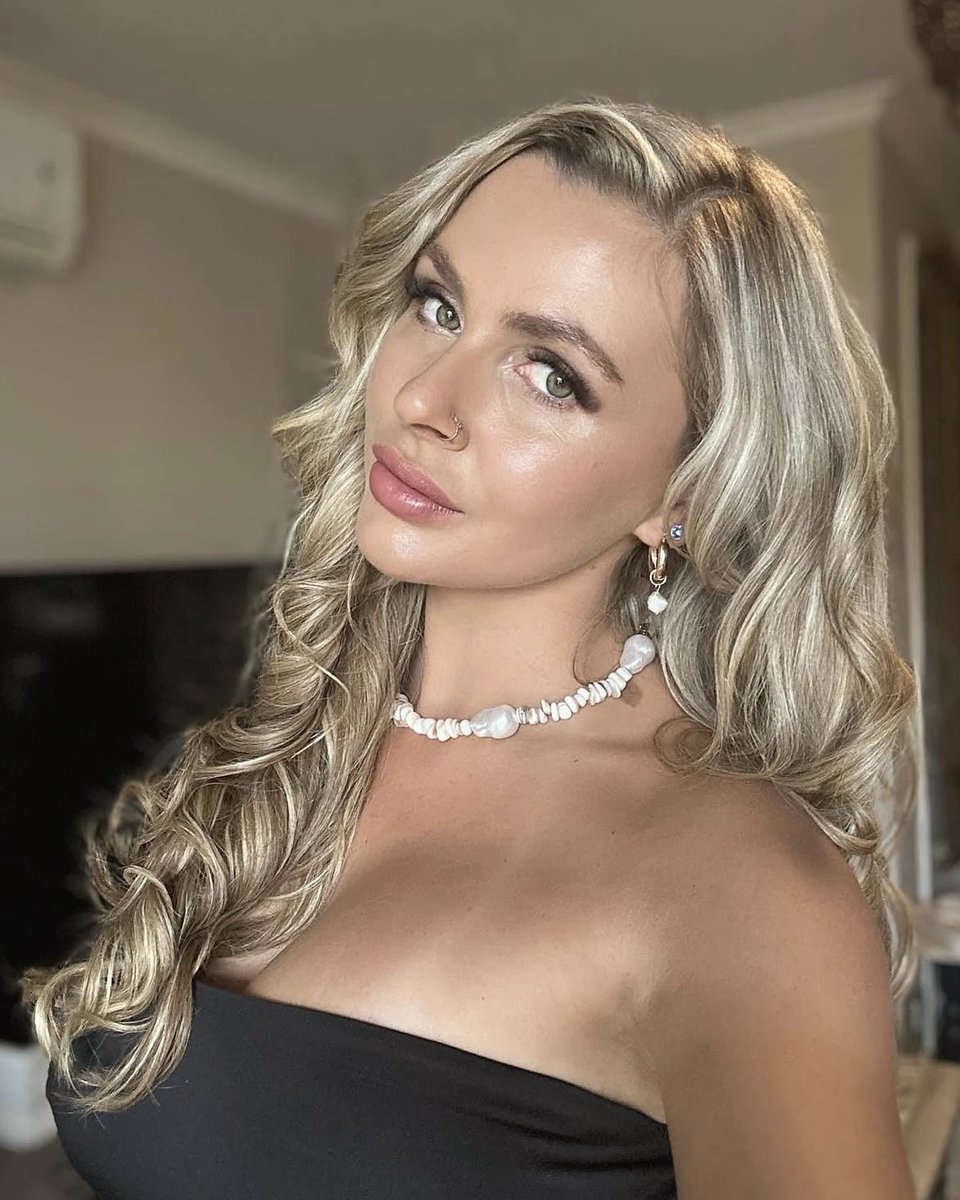 AluaModels's tweet image. Closing out the year with elegance, charm, and undeniable beauty 🤍 
Rachel has a presence that draws you in effortlessly. 
Join Alua today and discover more of her world ✨

💌 Alua : alua.com/rachelleigh

#Alua #AluaModel