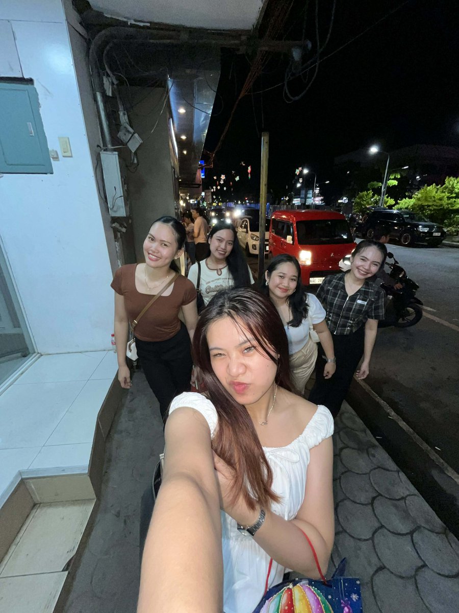 melrsbl2's tweet photo. thank you banquet girlys, merry christmas all 🎄✨️ https://t.co/oKhU6e3vS0