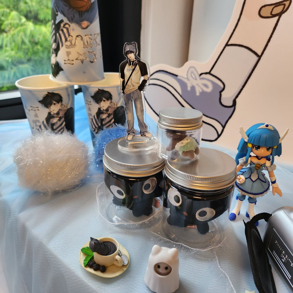 ＿＿＿＿＿ ／＼＿＿＿＿＼ |￣＼∩・ω