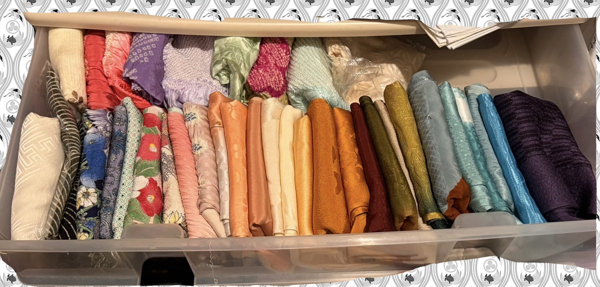 反省してる。私、帯揚げ全然持ってないって思ってた。整理したら想像より持ってたしなんで同じ色あんねんwww