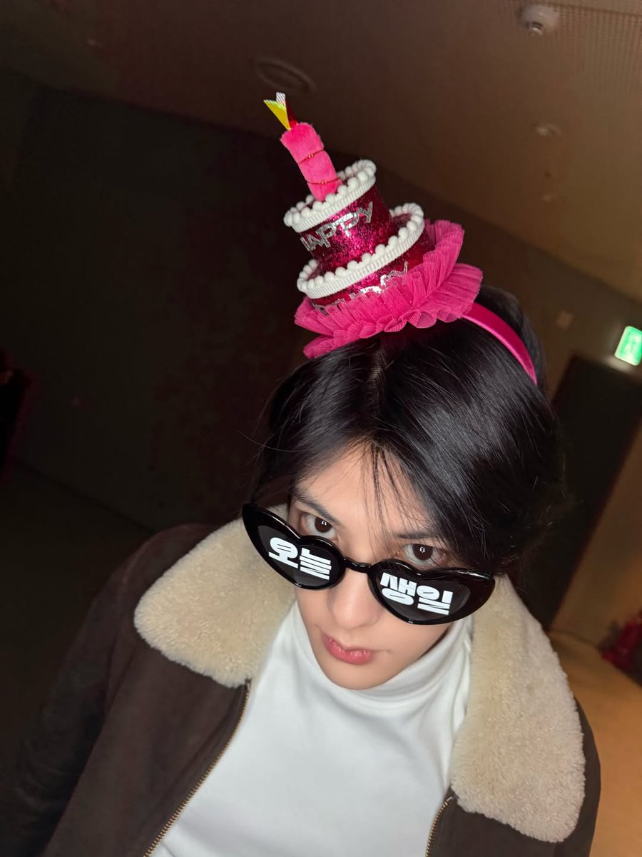 smtr25_official instagram update with NICHOLAS.

21 WISHES FOR NICHOLAS
#NICHOLAS_21stBirthday
#학래생일_과감하게해_믿을게
#HAPPYNICHOLASDAY