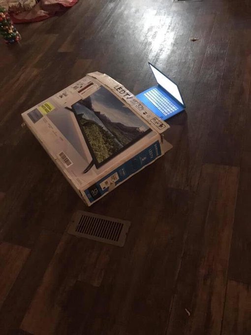 Piicools's tweet image. forgot to give my little cousin a blanket last night 😭😭