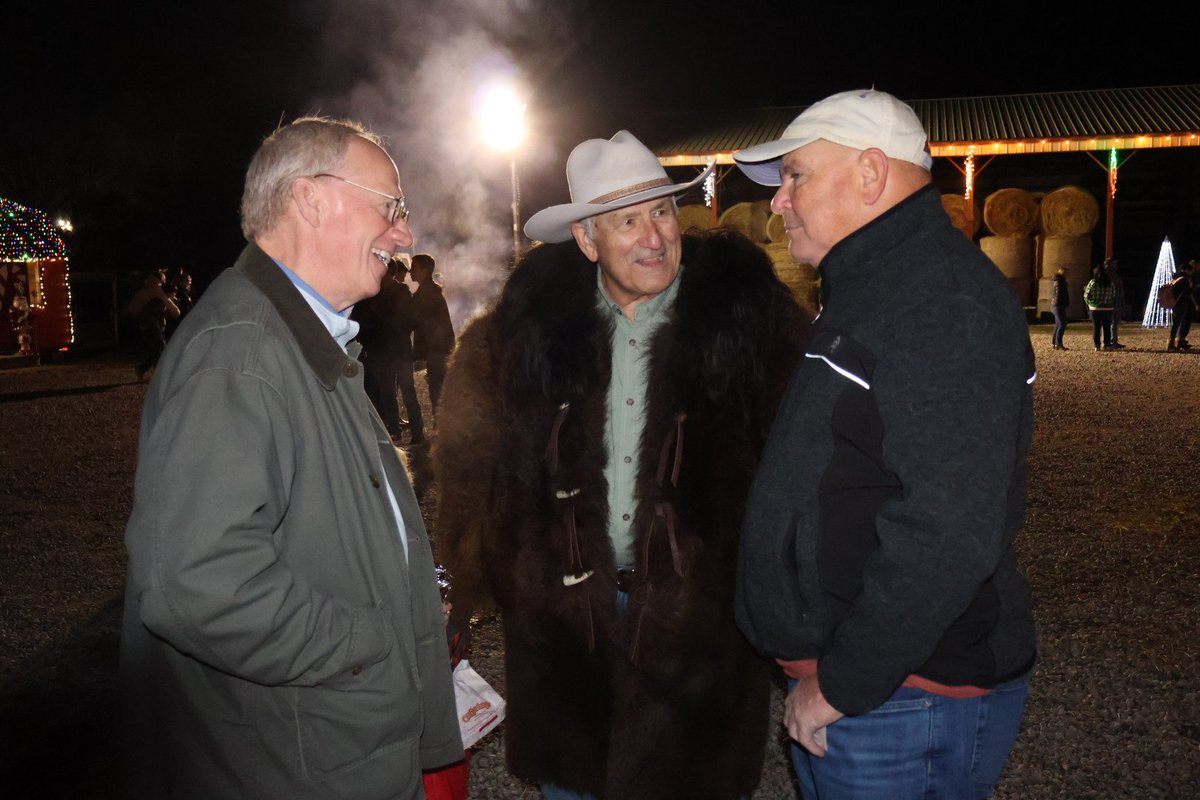 JohnRoseforTN's tweet photo. It’s been an ✨️incredible✨️ year on the campaign trail — meeting Tennesseans, visiting communities, and hearing your stories.

As we head into 2026, I’m excited for the year ahead and the opportunity to keep putting Tennessee first! https://t.co/nenHGKkvsw