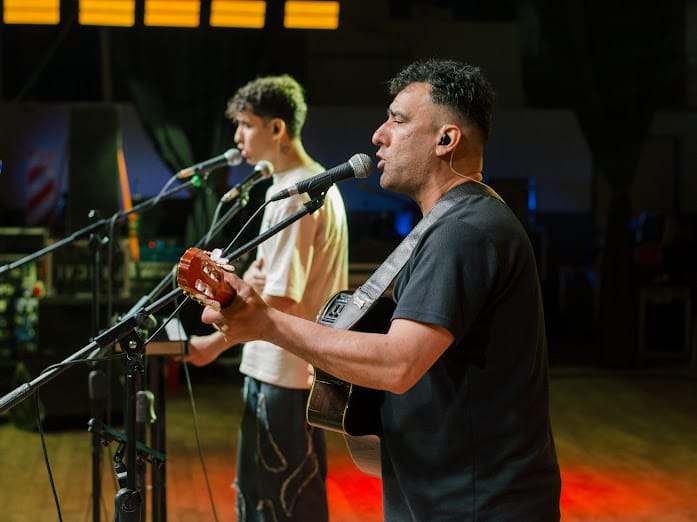 #Comodoro | Violento robo en Saavedra: rompieron el portón, se llevaron instrumentos, equipos y hasta una Play

Leer más en: elcomodorense.net/violento-robo-…