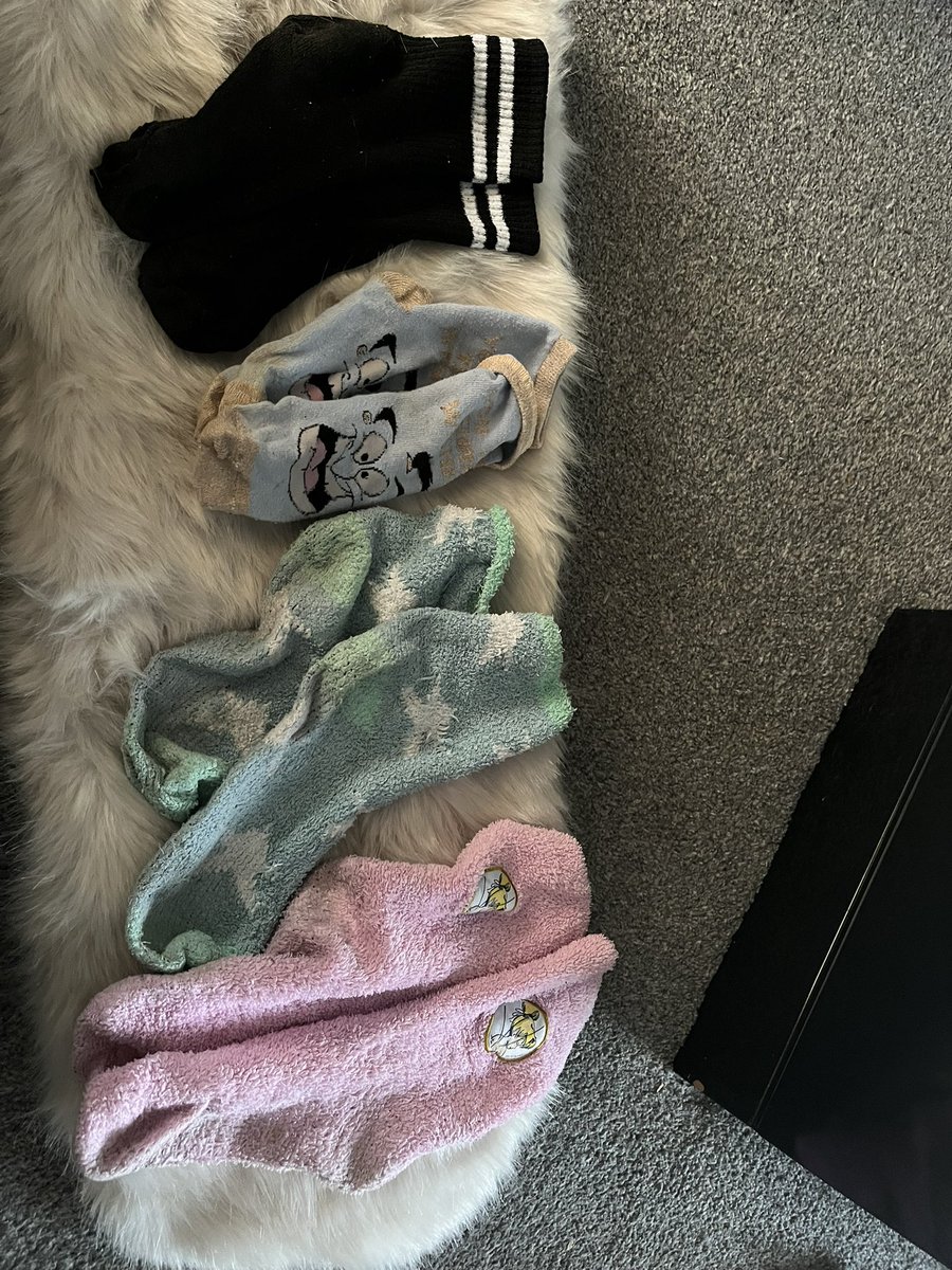 D3ddysbrattysub's tweet photo. 4 x worn socks for sale
My sweaty little feet have worn these countless times
£15 for the lot, first come first served Cheeky pictures
Lots of love
Lily
😘xx
#nsfw #nsfwtwt #feet #socks #nsfwsale https://t.co/BrH4AVszP8