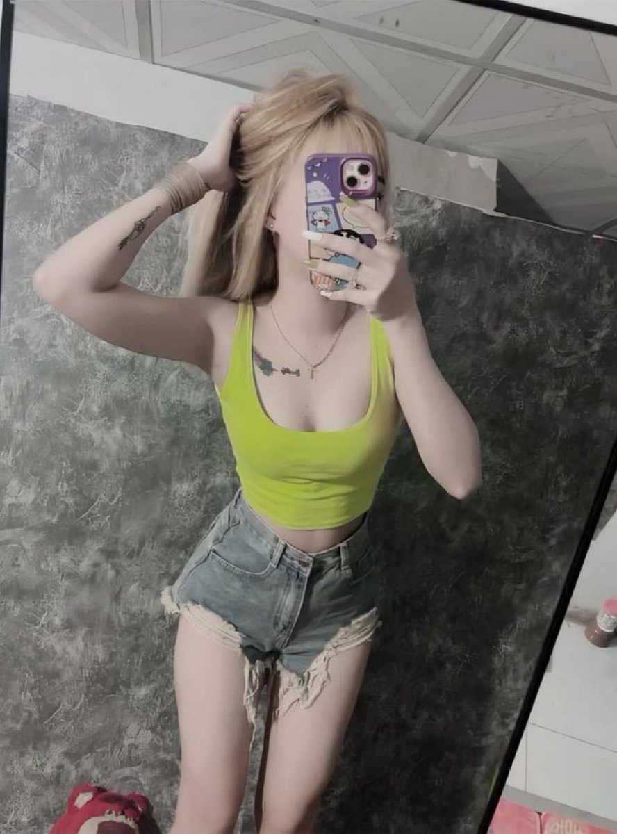 Cu nhỏ oiiiii xem lozz không?
Cứ tim hông xem cũng gửi