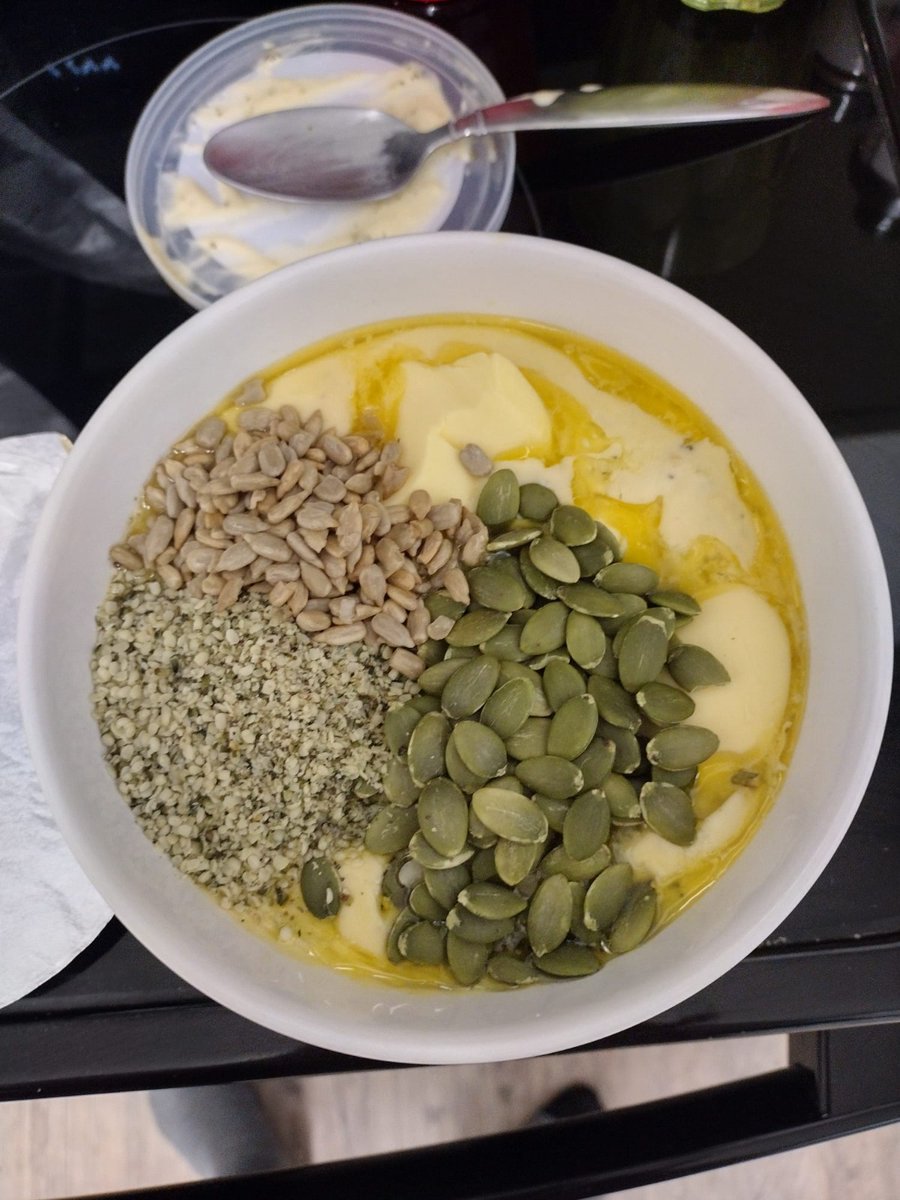 I made this healthy bowl myself, and sprinkling some crunchy seeds on top made it so delicious! It was so satisfying with every bite! What toppings do you like to add?