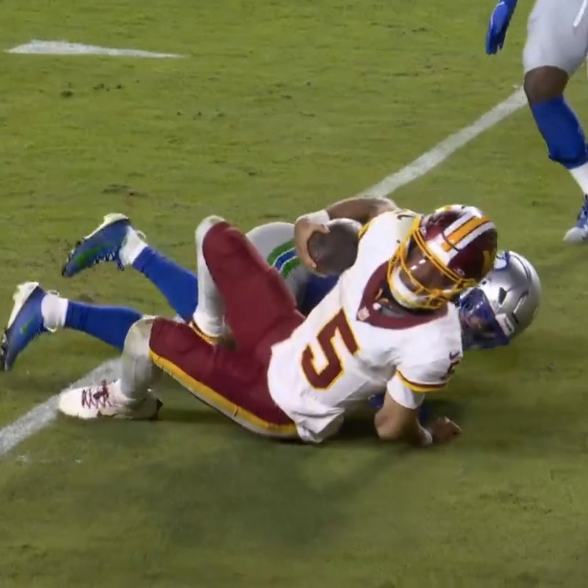 sandropacheco71's tweet image. The #WashingtonCommanders started 39-year-old #JoshJohnson at quarterback for their #ChristmasDay home game against the #DallasCowboys, due to an #Injury to #JoshDaniels. #NFL #MakingHistory #RaiseHail