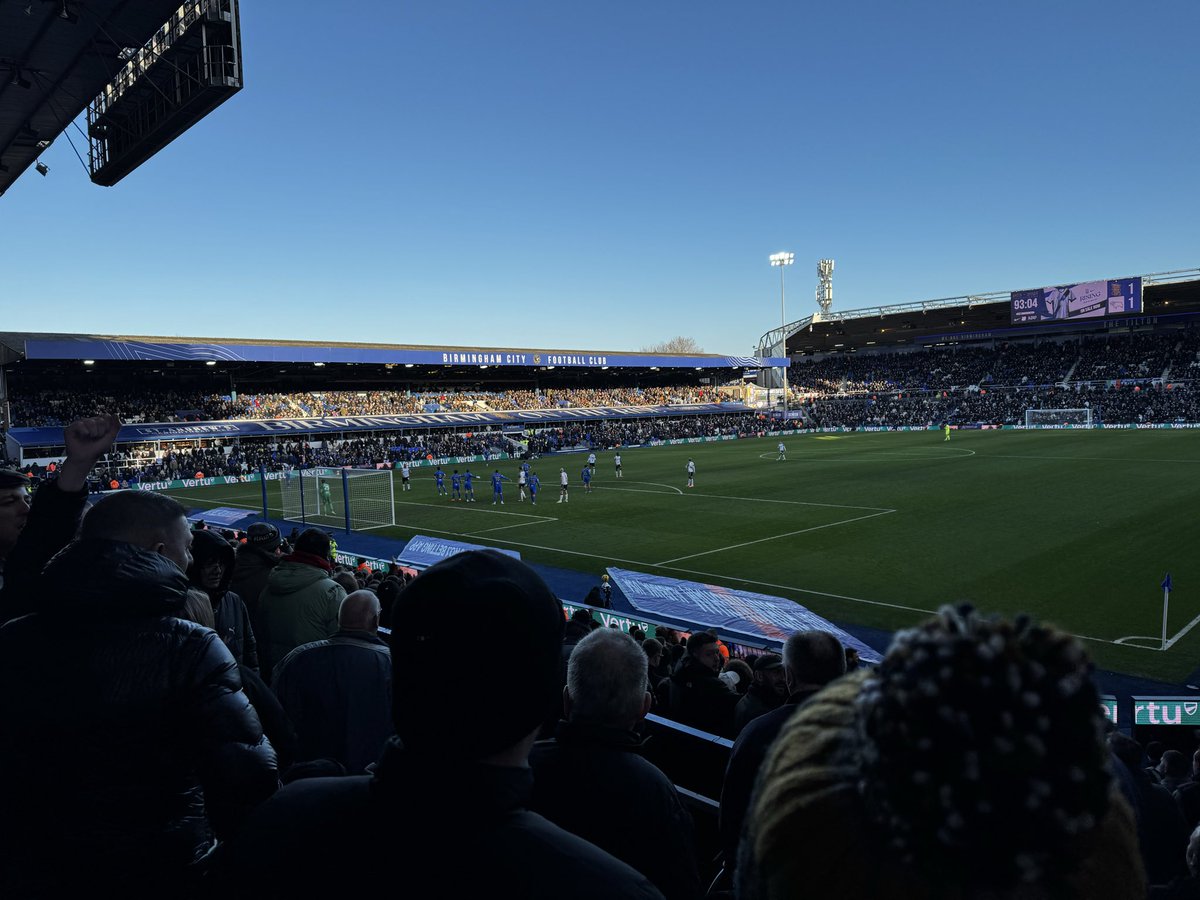 A good point away from home considering we were down to 10 men for the majority of the 2nd half. I felt like we rode our luck a little bit at the start with Birmingham hitting the post but a great counter attack to take the lead. Overall a good point!

Video out later📸 #dcfcfans