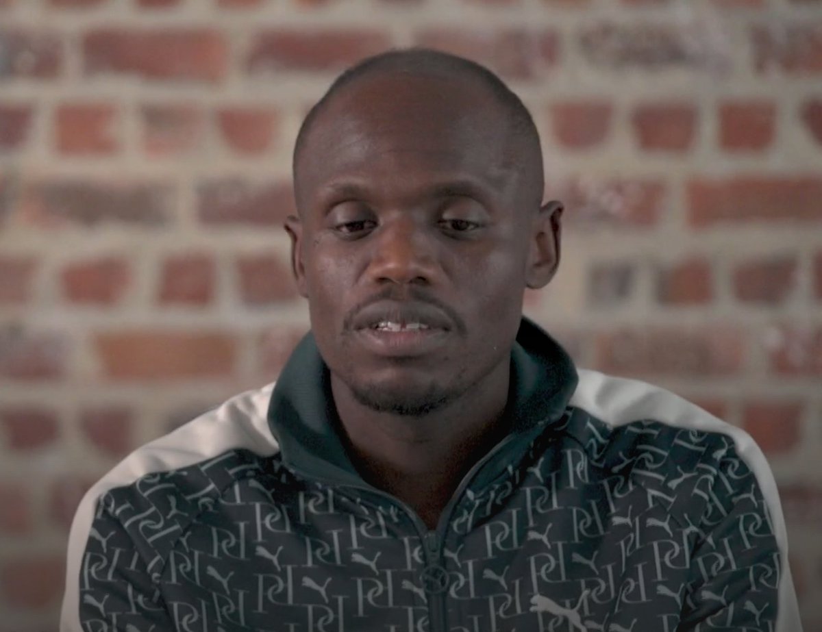 Was zijn zilveren medaille op het WK atletiek in Tokio een van de Belgische knalprestaties in 2025, dan was zijn reactie kort na de 5.000 meter al helemaal een moment om bij stil te staan. Isaac Kimeli, Belg met Keniaanse roots.
hardloopnieuws.nl/goudeerlijke-i… #hardloopnieuws