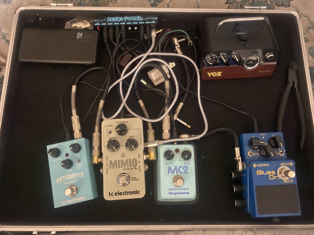 年内最後の練習

歪みはBoss bd2 mod品 クリーンミックスFullで

最終段にtcのリバーブ

竿は久々に1962 Melody maker 

出音控えめならハウリングも許容範囲かと

youtu.be/bvNEe8oVSmw?si…

#Gibson
#melodymaker
#うつぶせ
#utubuthe