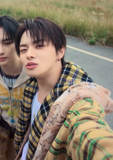 WELCOME BACK TO MY FAVOURITE LEO LOOK EVER