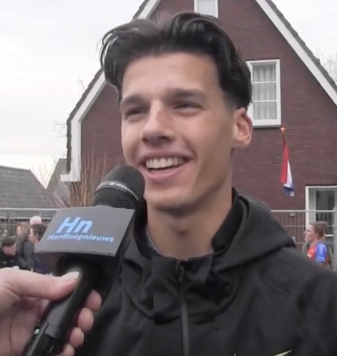 Juan Zijderlaan (20), hardlooptalent uit Polsbroek. Zijn jaar begon geweldig, met een nationaal record onder 23 jaar op de 10 kilometer. Maar vlak erna kreeg hij een knieblessure en moest hij maandenlang rustig aan doen. 
hardloopnieuws.nl/het-jaar-van-a… #hardloopnieuws