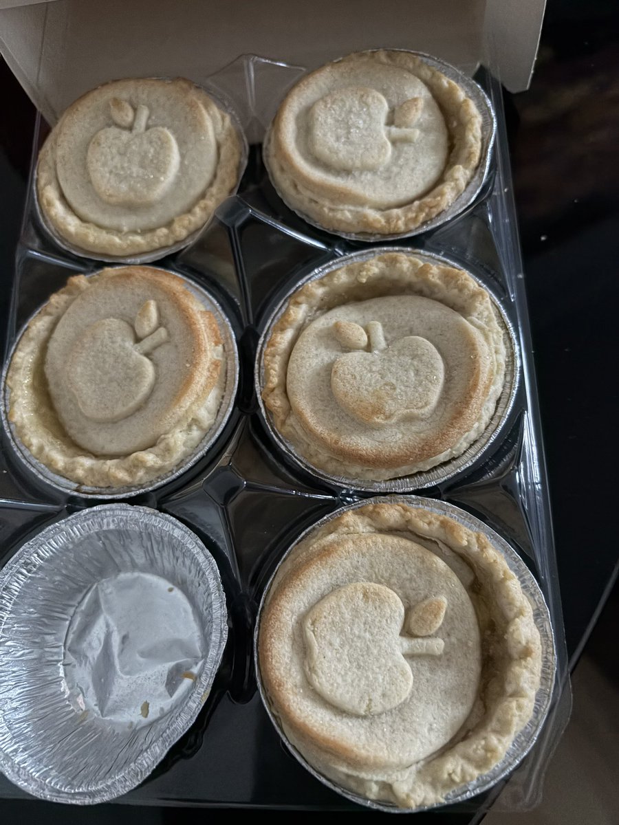 Emma Jane 💙 tweet media