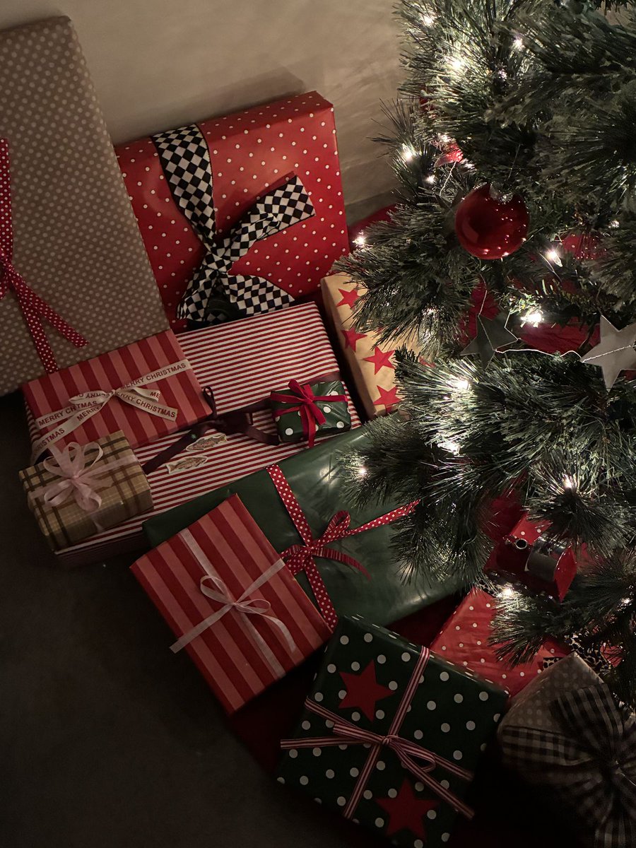 burntpours's tweet image. Update.⠀ This Christmas is different. This time, I can finally say it out loud: she's officially mine. Thank you, Desirée Priscilla, for choosing me, for making this season brighter than ever. Here's to more love, laughter and the kind of joy that lasts a lifetime.