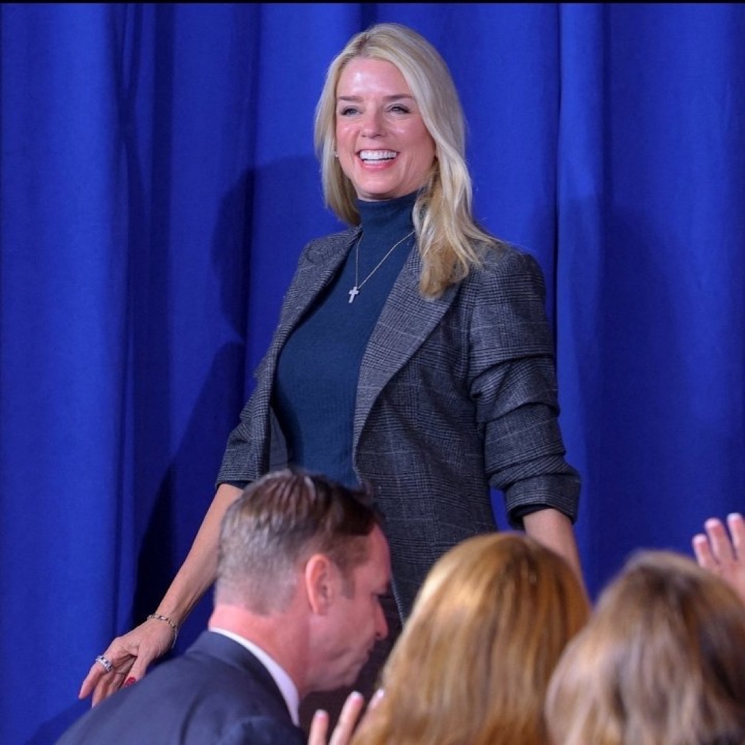 GodlyNations's tweet image. On a scale of 1–10, rate Pam Bondi’s job performance.