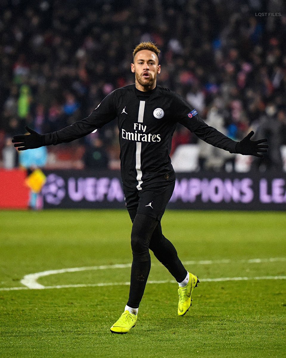 imsomadridista's tweet image. If you see Neymar in this specific PSG Black attire, run. MF was cooking everybody like they owed him money.