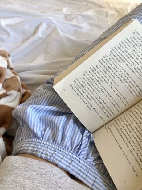 pradavante's tweet image. weekends are for reading 🤍