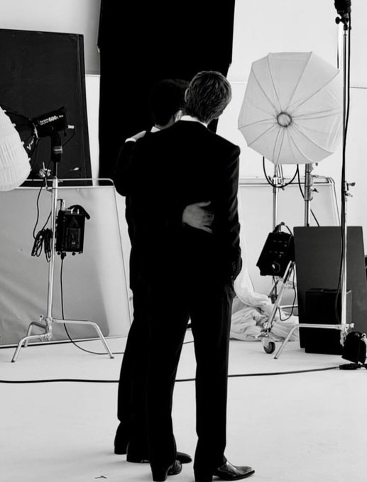 mhereonlyforbts's tweet image. DOES IT EVER                            JUST HOW 
DRIVE YOU                                 FAST THE
CRAZY                                        NIGHT CHANGES?