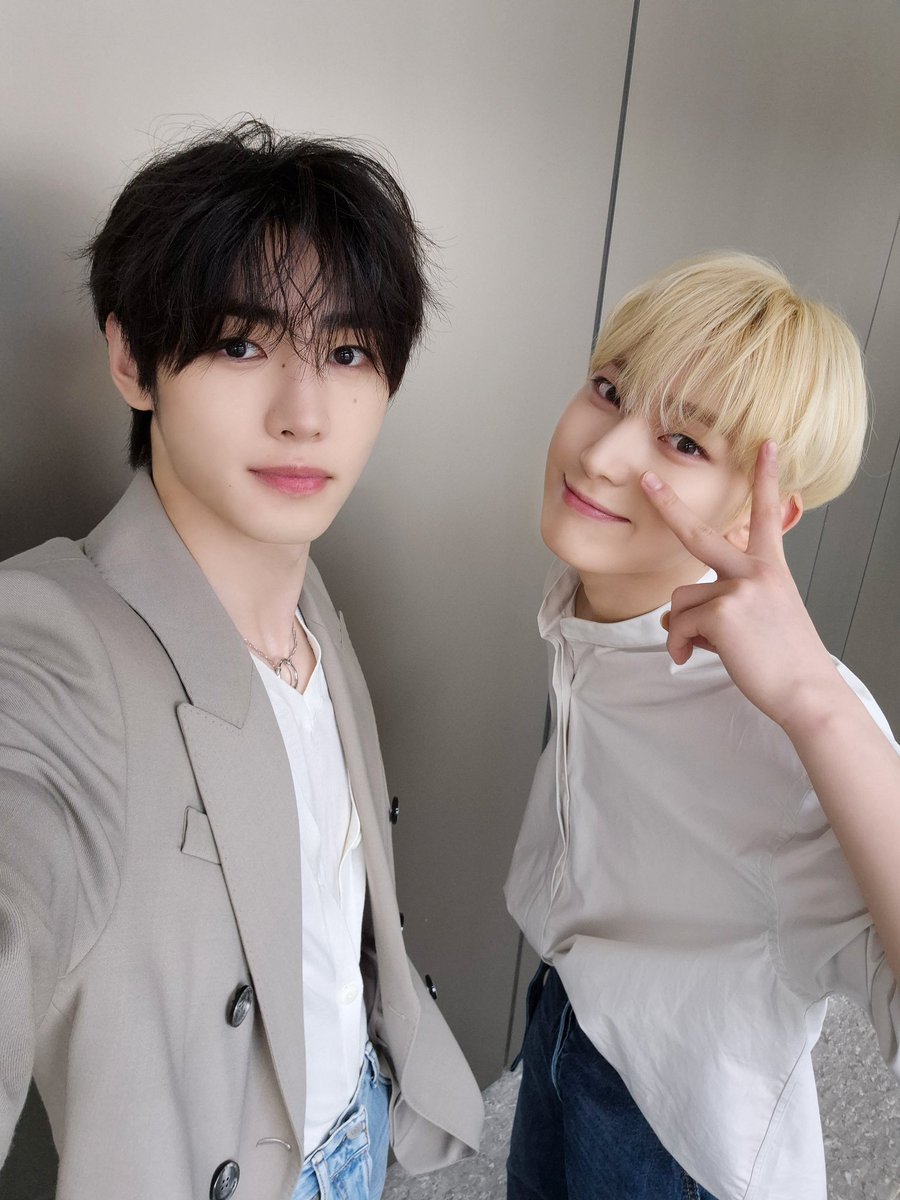 존나이쁜커플 존예흑금 원래도 이쁜데 신경써서 꾸꾸꾸해가지고 더 이쁜이가 된 커플