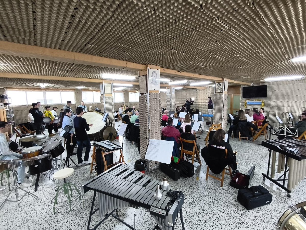 📰 NOTICIA | Hace unos escasos minutos nos ha visitado <a href="/canalsur/">CanalSur</a> para entrevistarnos acerca de nuestro inminente #50aniversariomiraflores en el Magazine <a href="/LATARDE_RTVA/">La Tarde aquí y ahora</a>
¡Os dejamos con unas instantáneas! 📸
#suenamiraflores