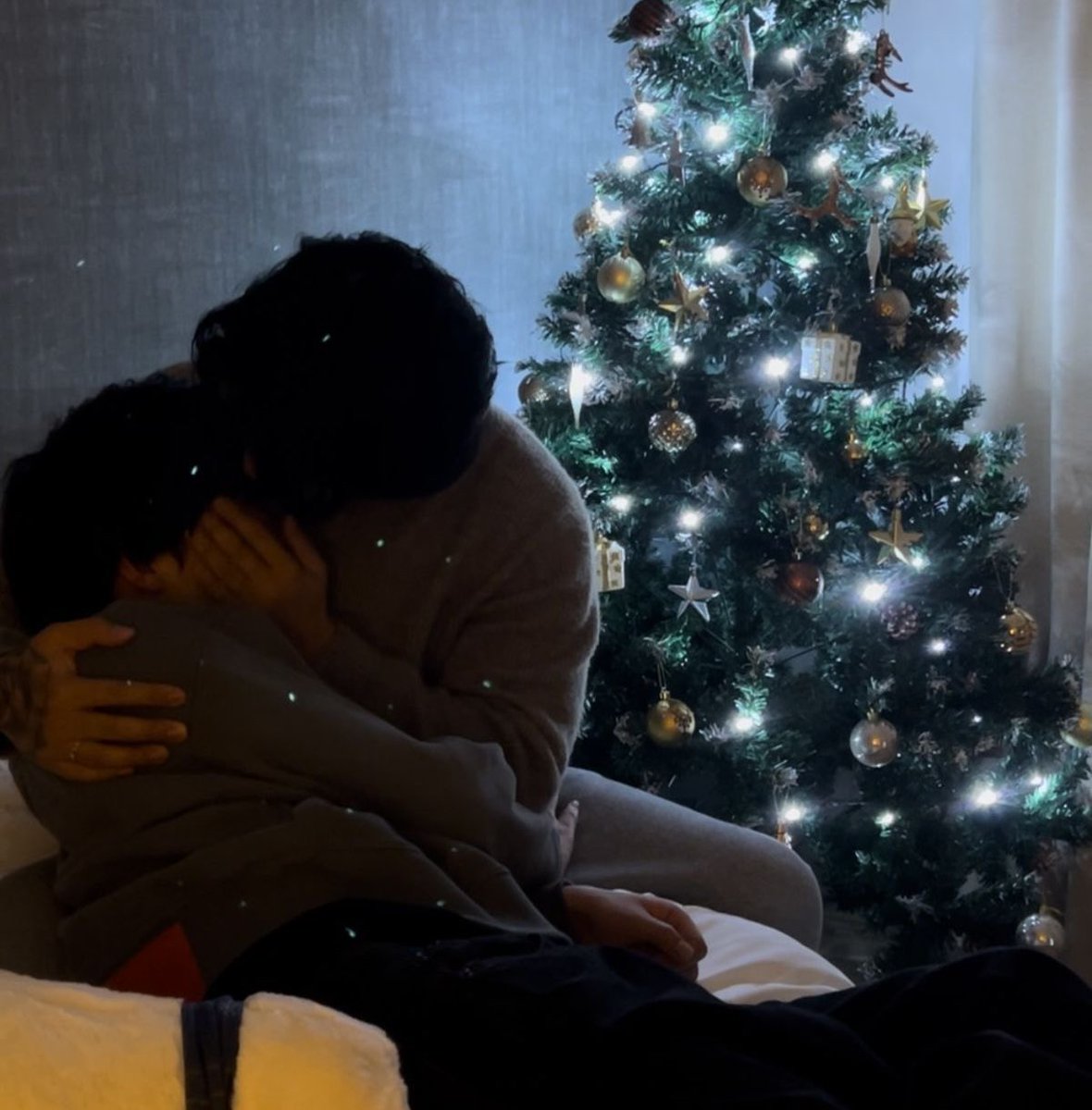 crypticsens's tweet image. it was such a wonderful day yesterday and i got the most thoughtful presents one could ask for. but the best present i hoped to have was you with me for christmas:( and im so glad santa granted me that.