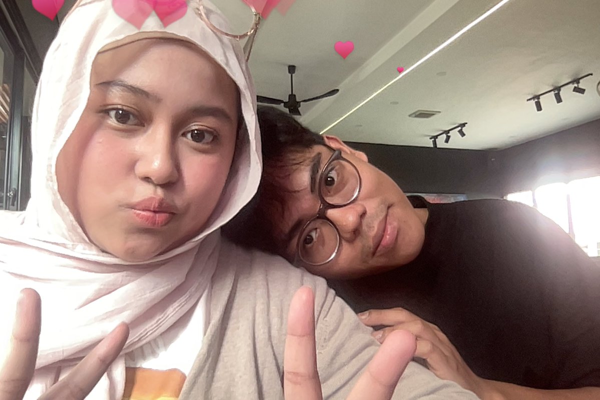 sheascake's tweet image. i hate like 98% of people but i love you