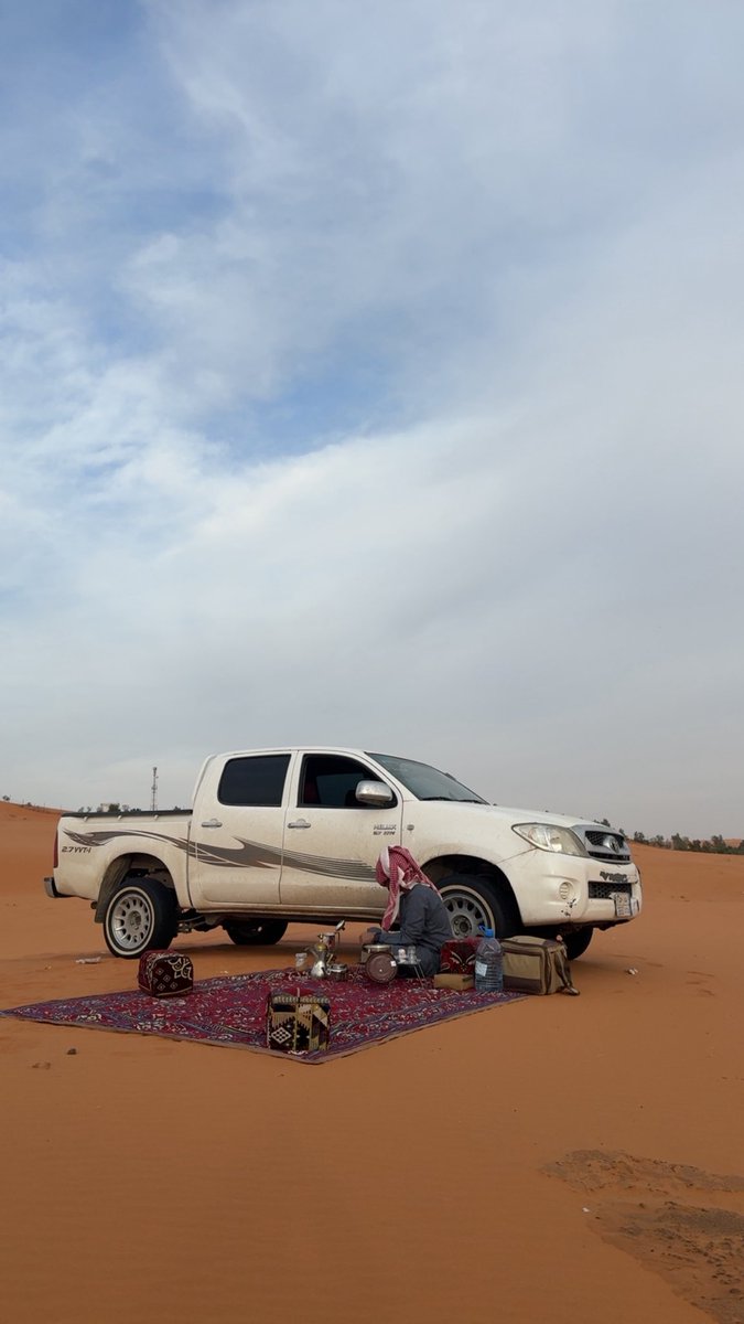 y_f188's tweet image. تهزّك رياح الجفا تبغيك من عيني تطيح
مرّه يذري لك هوى ، ومرّه يذري لك غلا :)